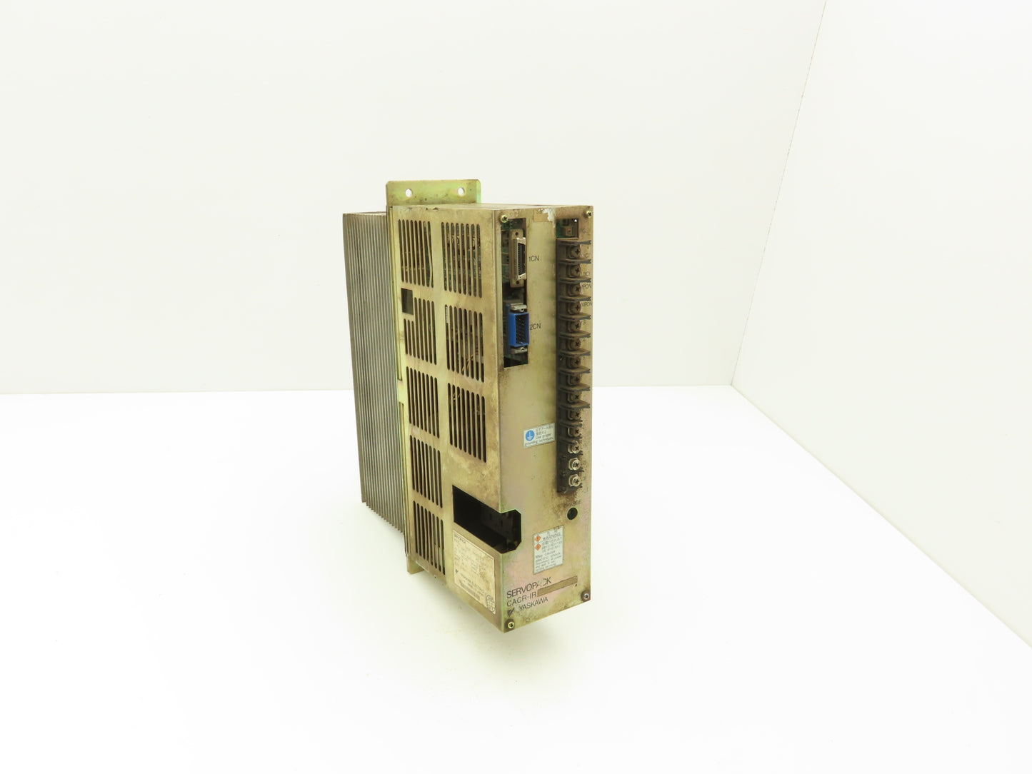 Yaskawa CACR-IR44SFBY8 P00 B12 Servo Drive Controller Servopack 5.9Hp 230VAC 3Ph