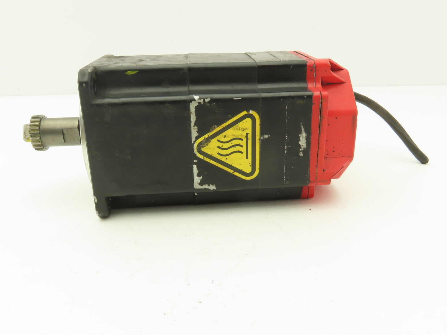 Fanuc AC Servo Motor 5kw 5000 RPM 126V Encoder A860-2014-T301