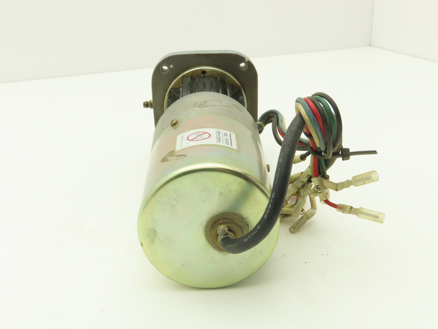 Yaskawa AC Servo Motor 154W 3000rpm 2.1 Amp w/Encoder UTMAH-B12BDYR6