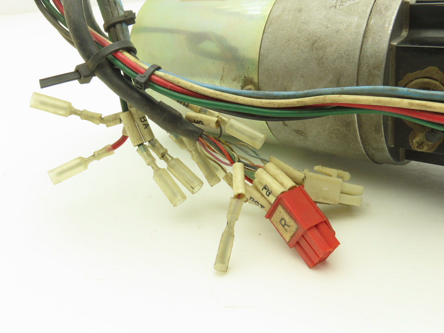 Yaskawa AC Servo Motor 154W 3000rpm 2.1 Amp w/Encoder UTMAH-B12BDYR6