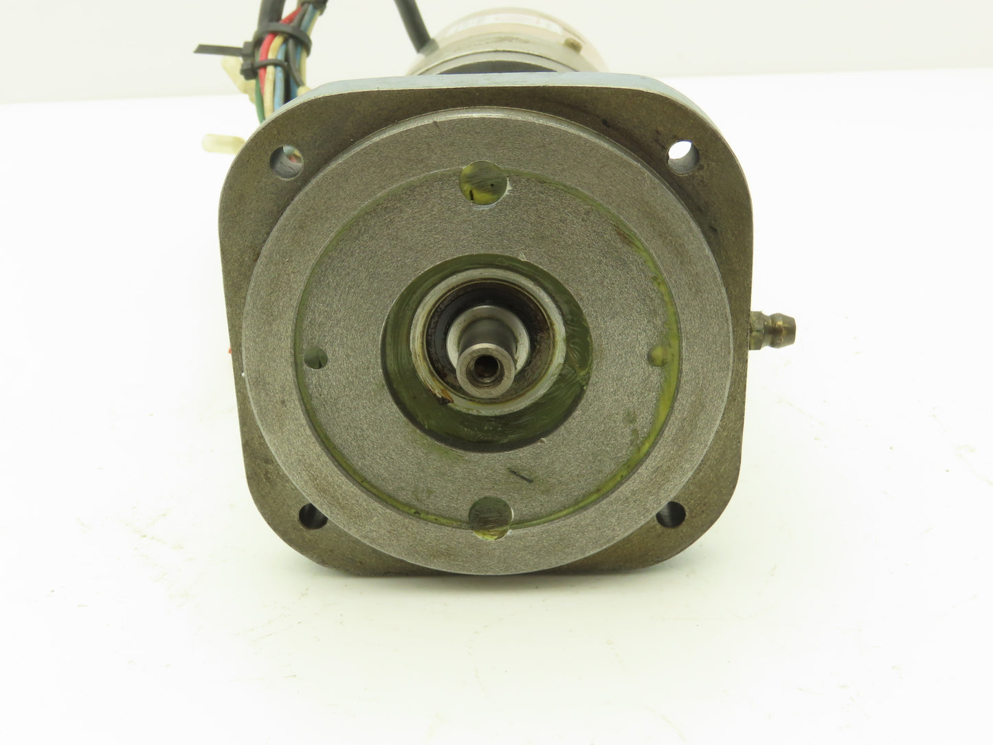 Yaskawa AC Servo Motor 154W 3000rpm 2.1 Amp w/Encoder UTMAH-B12BDYR6