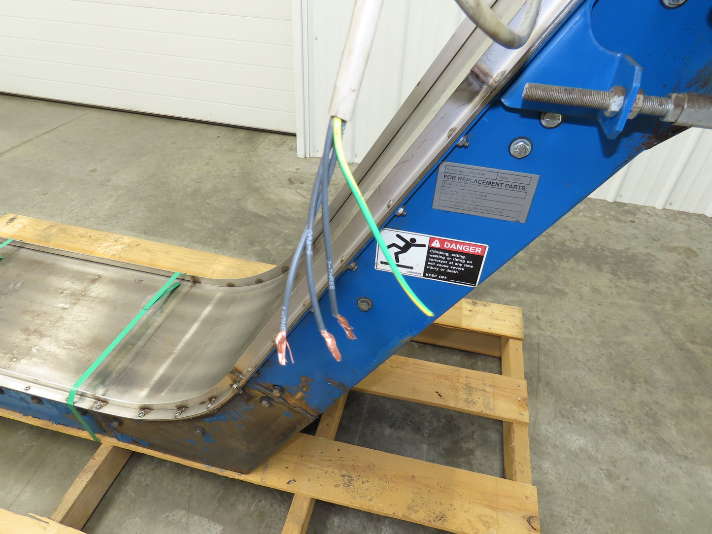 Puritan 16"W x 68"L Magnetic Belt-Free Incline Chip Conveyor 230/460V 3PH