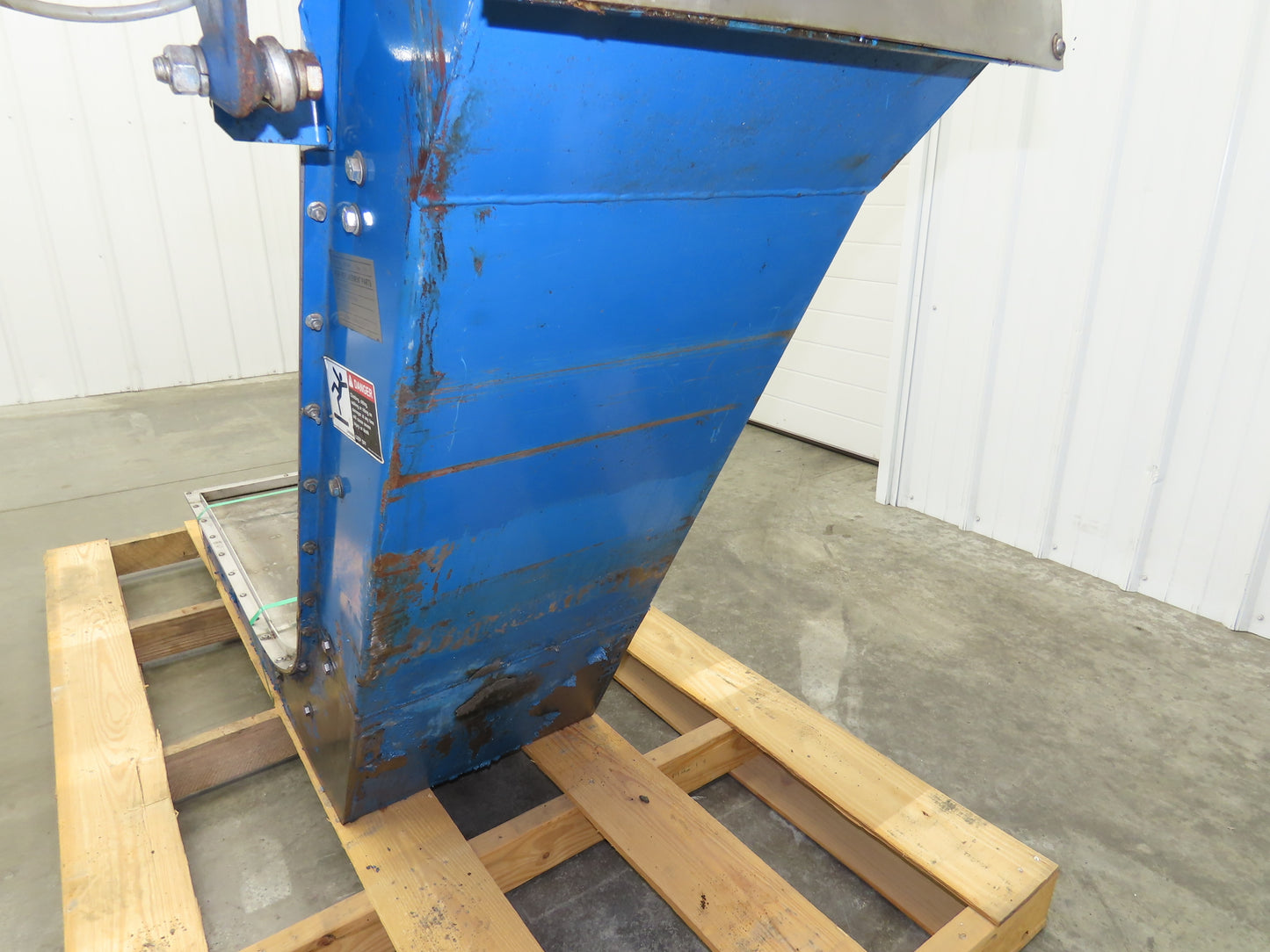 Puritan 16"W x 68"L Magnetic Belt-Free Incline Chip Conveyor 230/460V 3PH