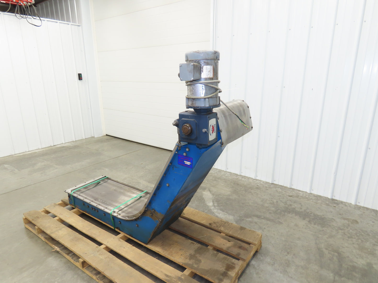 Puritan 16"W x 68"L Magnetic Belt-Free Incline Chip Conveyor .5Hp 230/460V 3PH