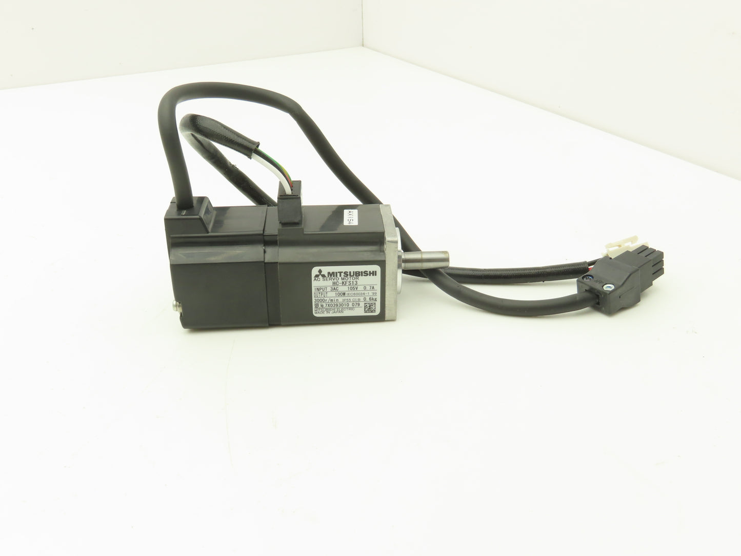 Mitsubishi AC Servo Motor 100W 3000 RPM 105V 0.7A Encoder OBA17-052