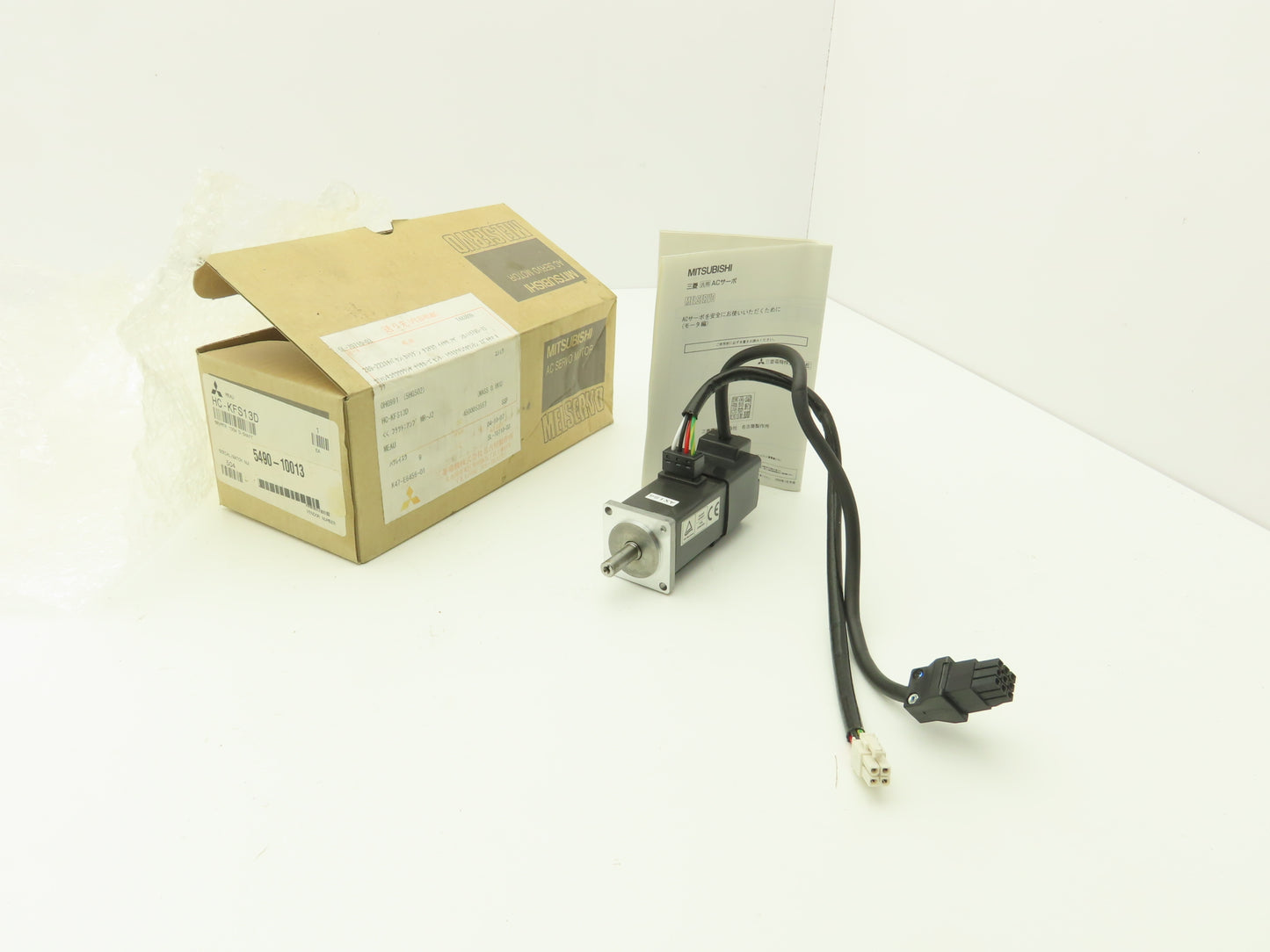 Mitsubishi AC Servo Motor 100W 3000 RPM 105V 0.7A Encoder OBA17-052