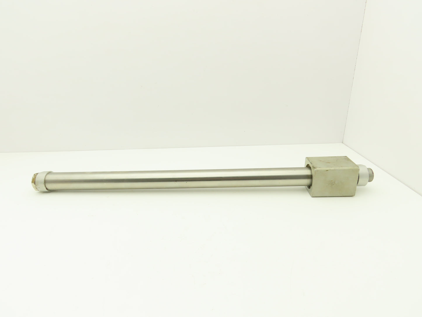 SMC CY2B40H-600 Pneumatic Air Magnetically Coupled Rodless Cylinder 40mm X 600mm