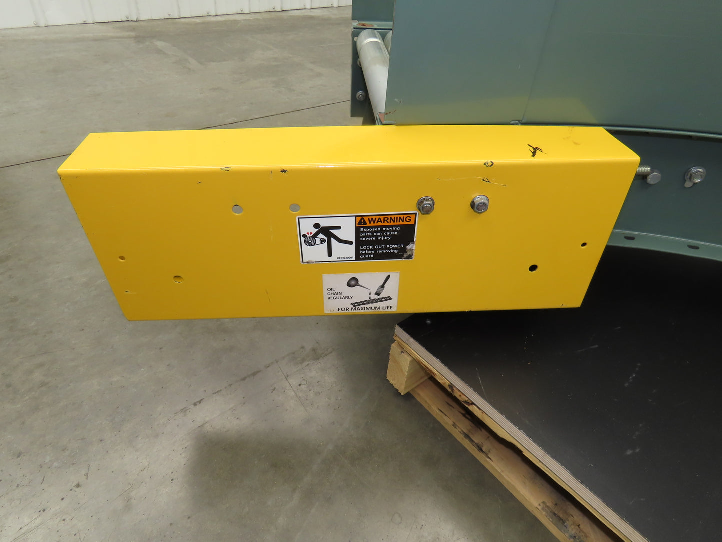 Hytrol 18"x 90° RH Curve Accumulation Roller Conveyor 15"BF V-Belt Slave Drive