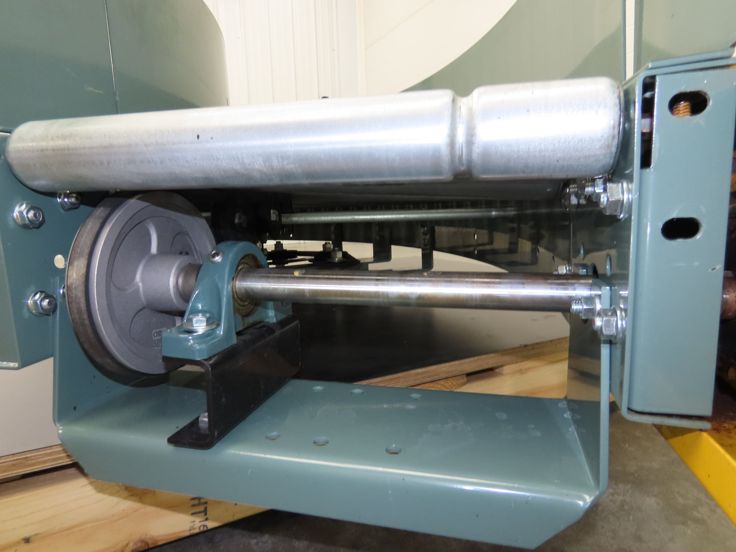 Hytrol 18"x 90° LH Curve Accumulation Roller Conveyor 15"BF V-Belt Slave Drive