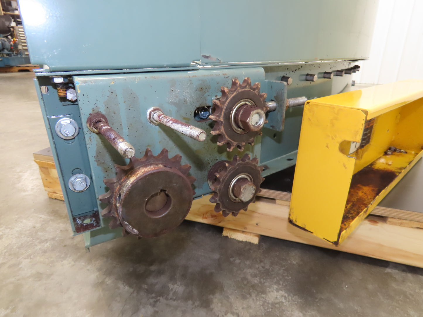 Hytrol 18"x 90° LH Curve Accumulation Roller Conveyor 15"BF V-Belt Slave Drive