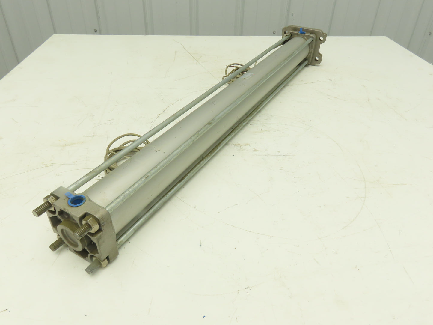 SMC CDA2F63TN-750-J59WL Pneumatic Air Cylinder 63mm Bore 750mm Bore 145 psi