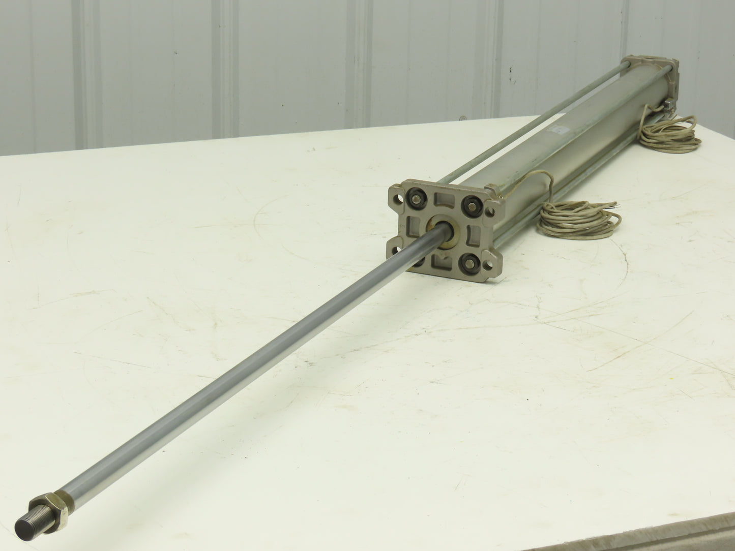 SMC CDA2F63TN-750-J59WL Pneumatic Air Cylinder 63mm Bore 750mm Bore 145 psi