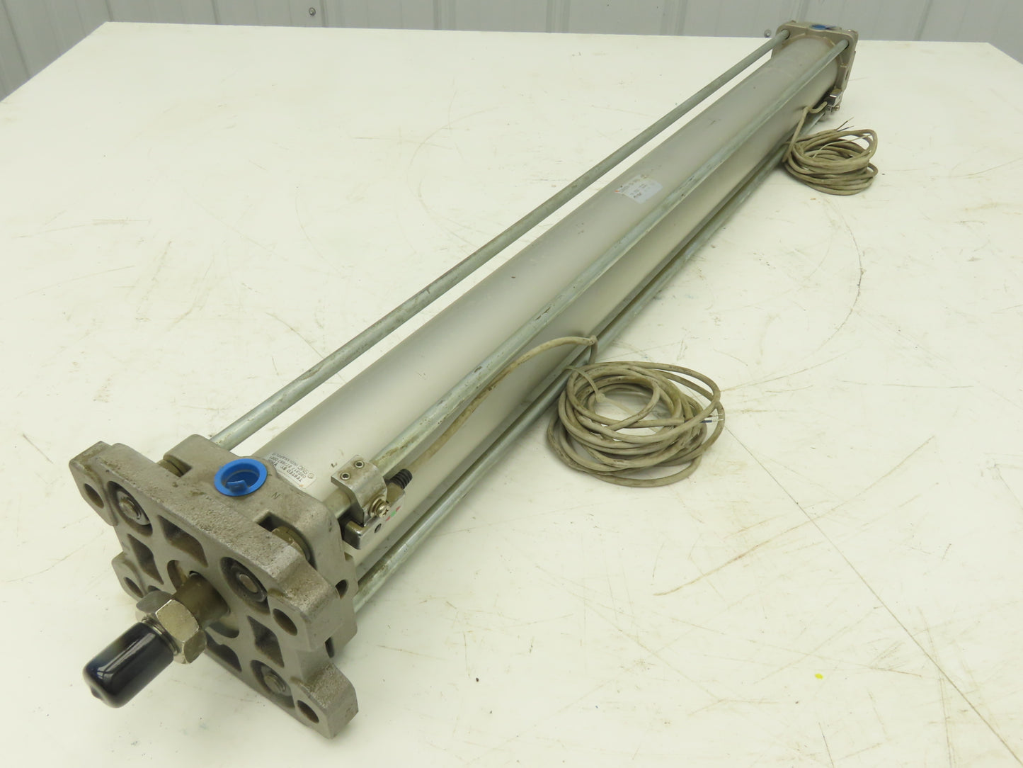 SMC CDA2F63TN-750-J59WL Pneumatic Air Cylinder 63mm Bore 750mm Bore 145 psi