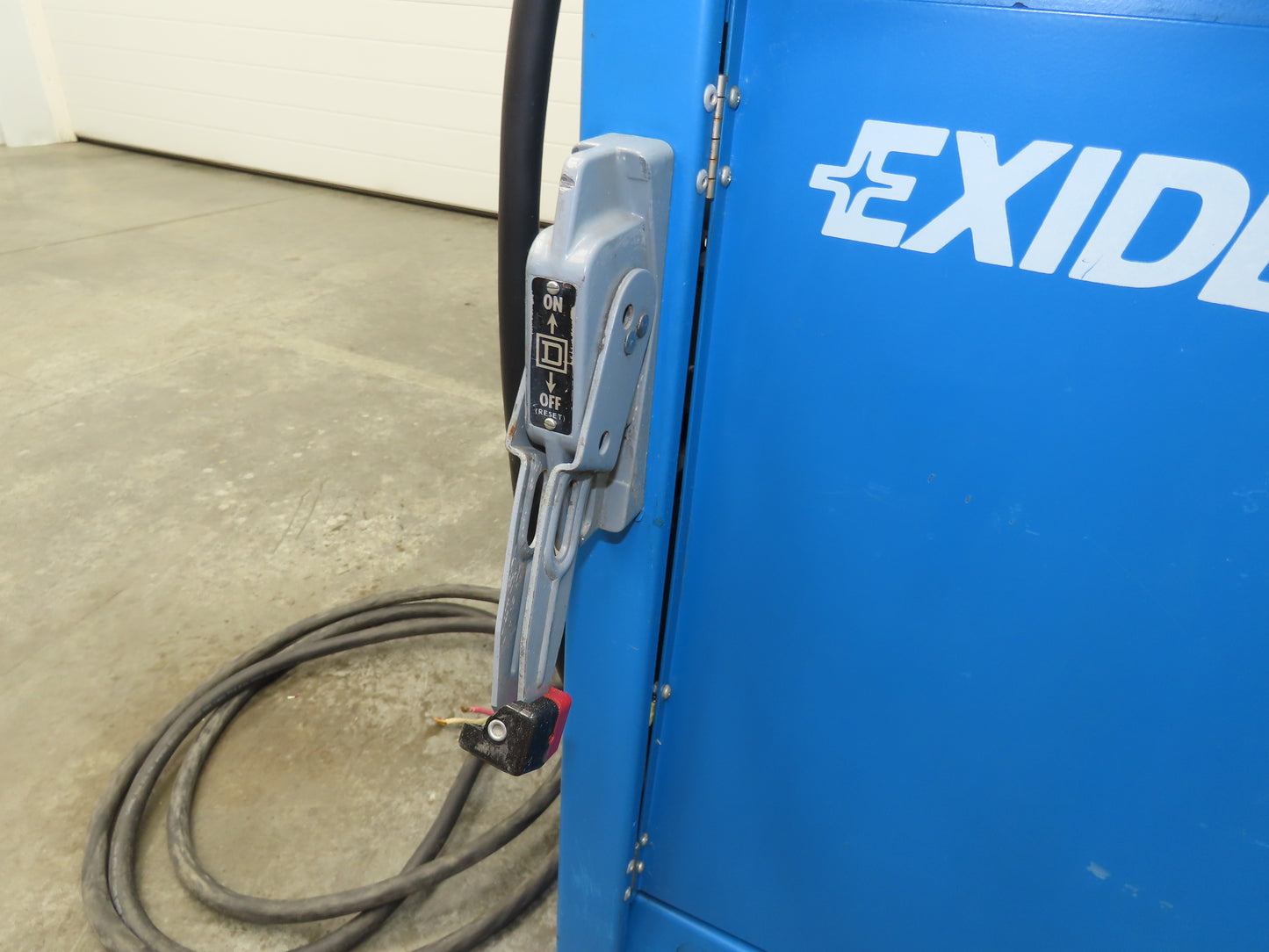 Exide System 3000 ES3-18-950 Forklift Battery Charger 36 VDC 18 Cell 950 Ah