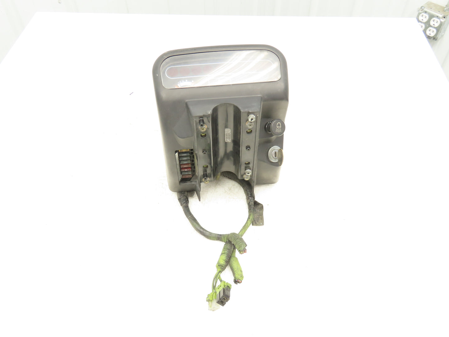 Mitsubishi 11000-MS4932 Electric Forklift Operation Ignition Panel W/Key FGC25K