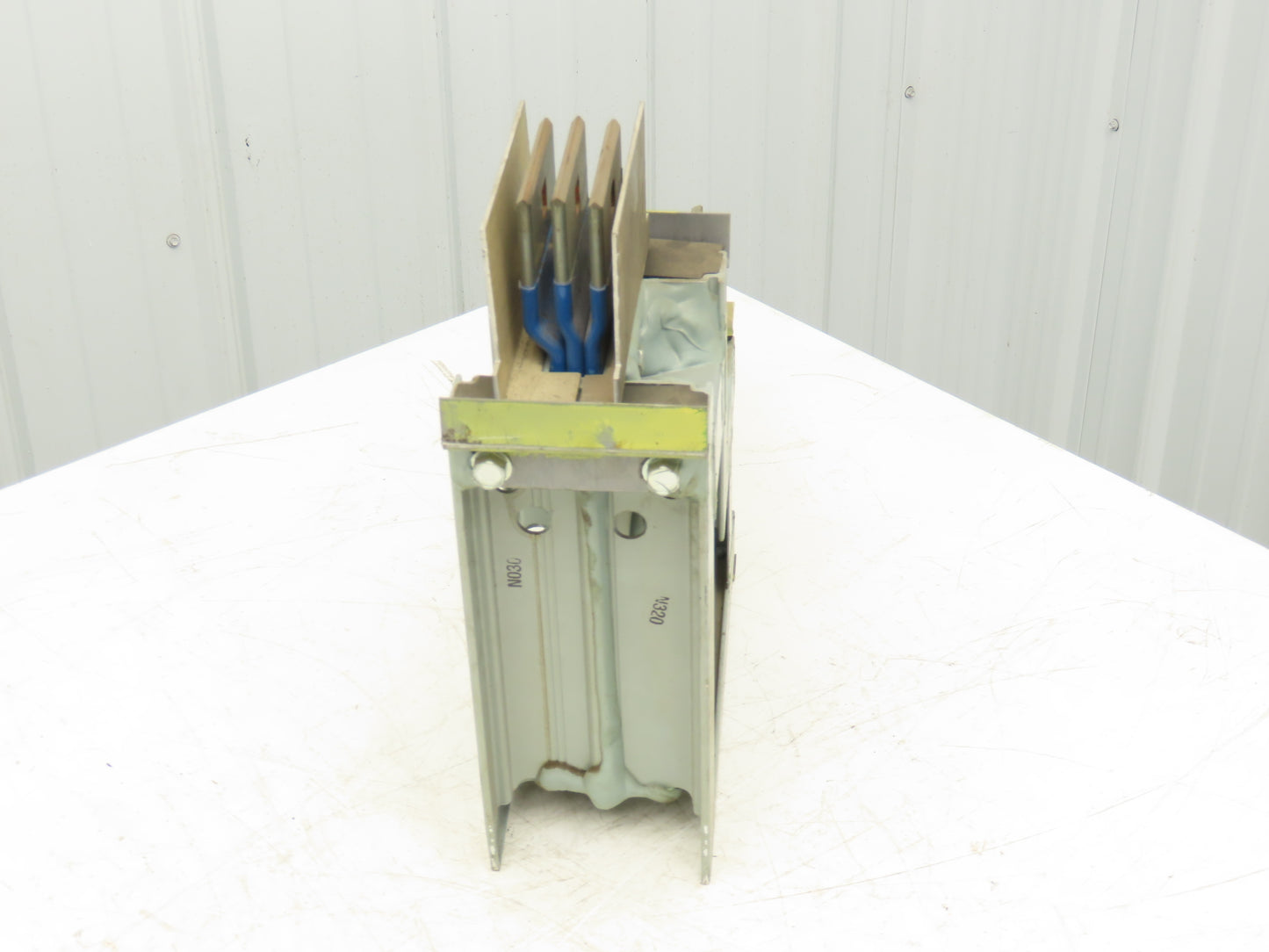 General Electric 02602307 AP1 Busway Spectra Series 90 Deg 3Ph 3 Wire 800A 600V