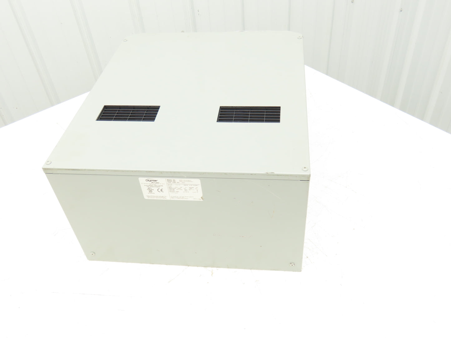 Hoffman MHB11-0416-G307H Electrical Enclosure Air Conditioner 4000BTU 1172W 115V