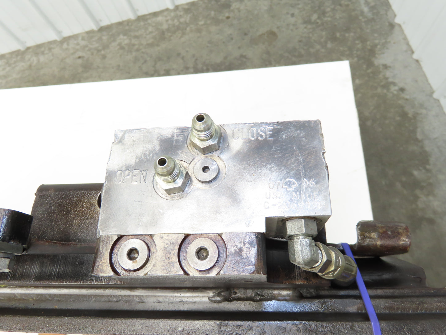 Cascade 55F-FPS-A037R1 Forklift Sideshifting Fork Positioner Assembly 5500 lbs