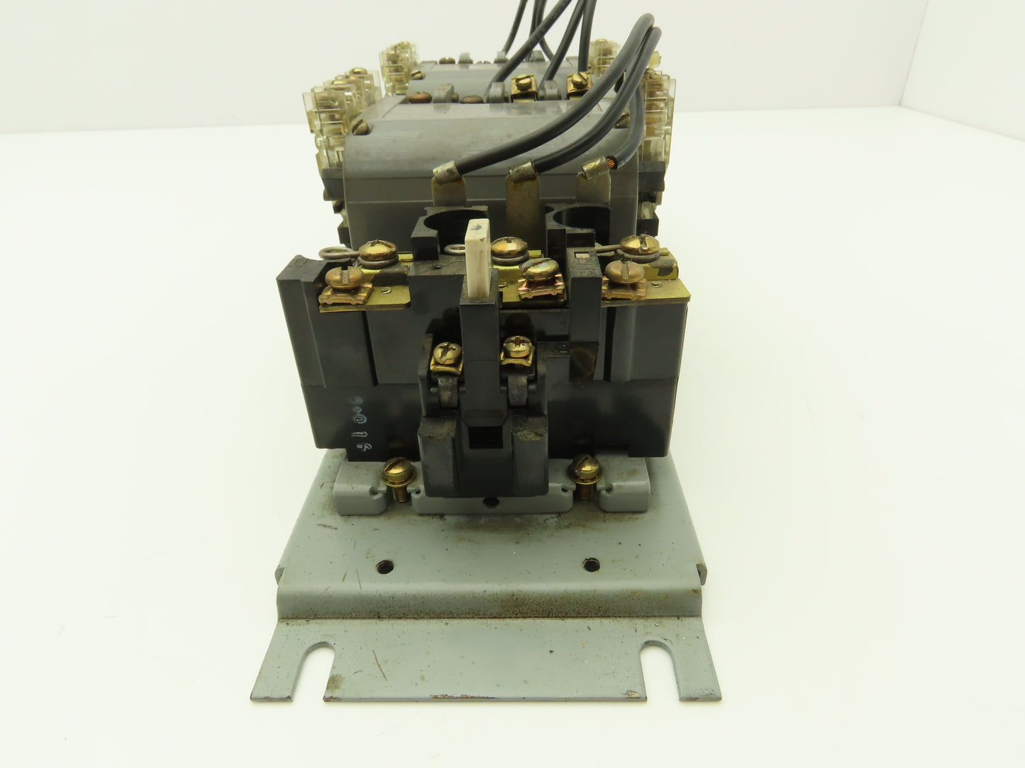 Furnas 22DP32A*E6 Reversing Motor Starter 10Hp Size 1 Max 27A 600 VAC Overload