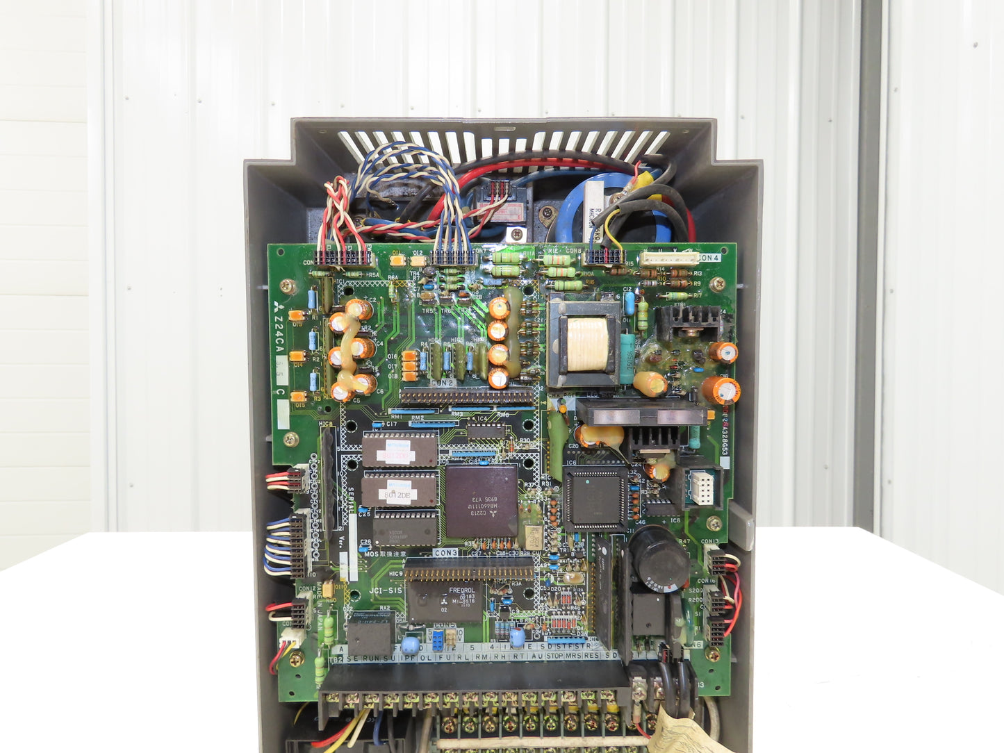 Mitsubishi FR-Z240-5.5K-UL AC Inverter Drive VFD 7.5Hp 400-460VAC 3PH 12A