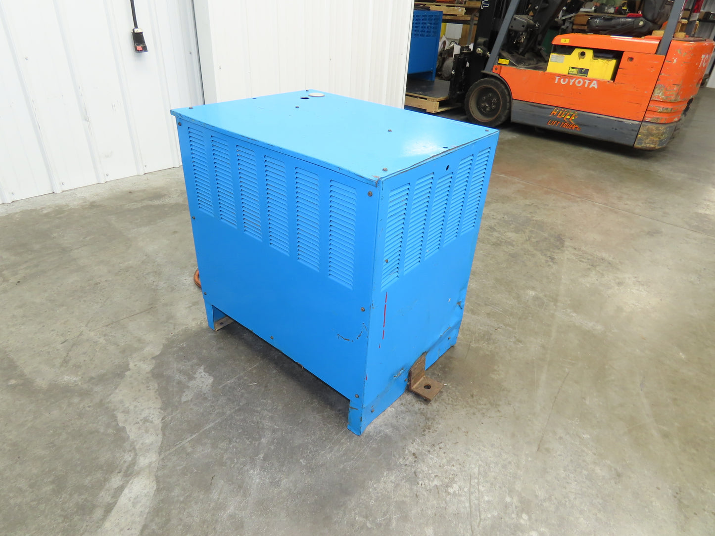 Exide D3E-12-550B Depth Forklift Battery Charger 24V 550Ah 88A 208/240/480V 3Ph