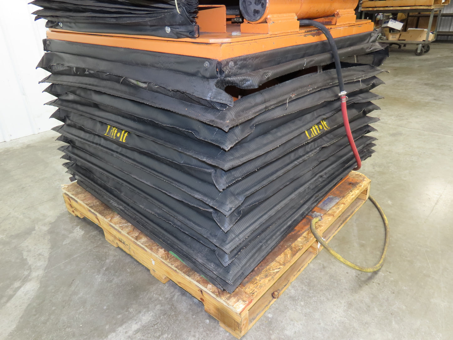 Airfloat Pneumatic Lift Tilt Table Tote Tipper 2000lbs 32° Degree 54x48" Top