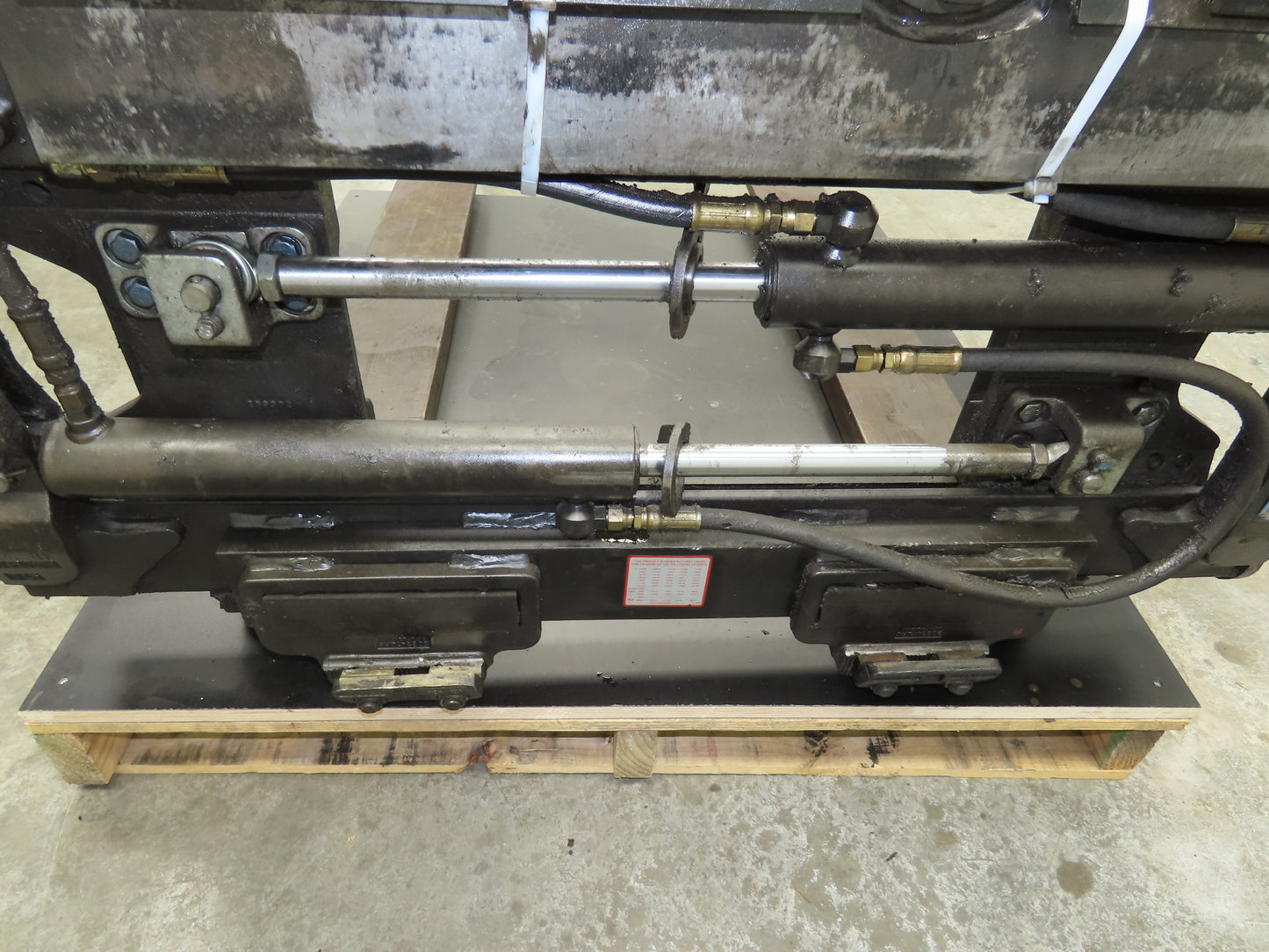 Cascade Forklift Class 3 SideShift Fork Positioner Attachment 10000lb 48" Forks