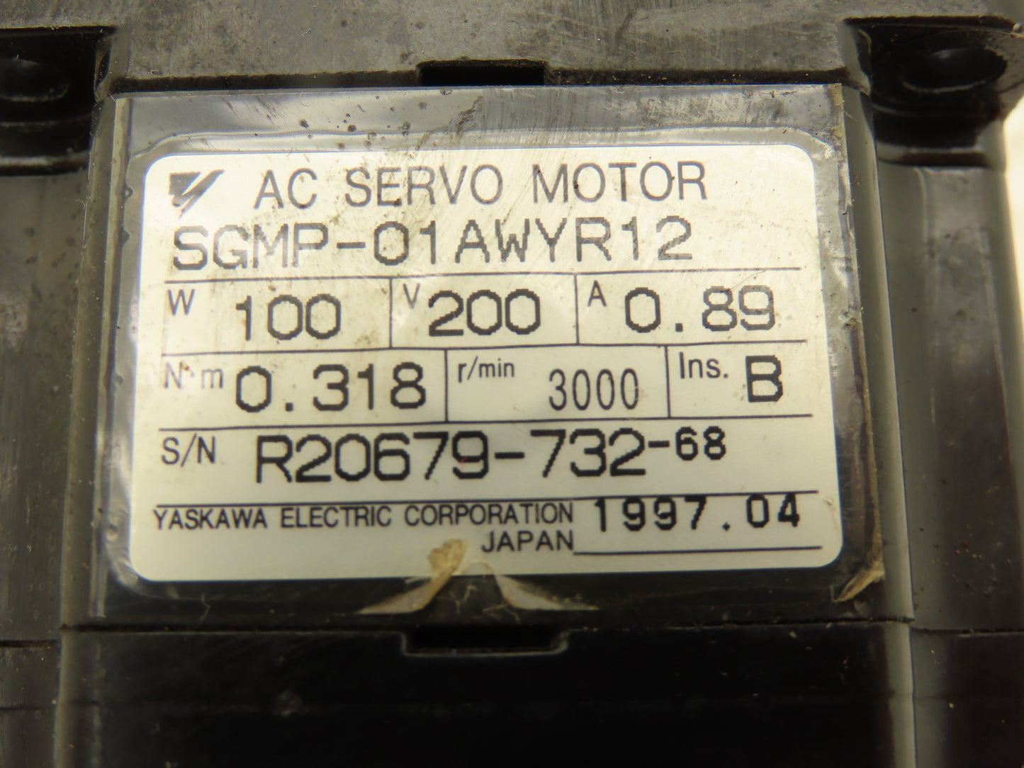 Yaskawa Electric Corp SGMP-01AWYR12 AC Servo Brake Motor 100W 3000rpm 200V