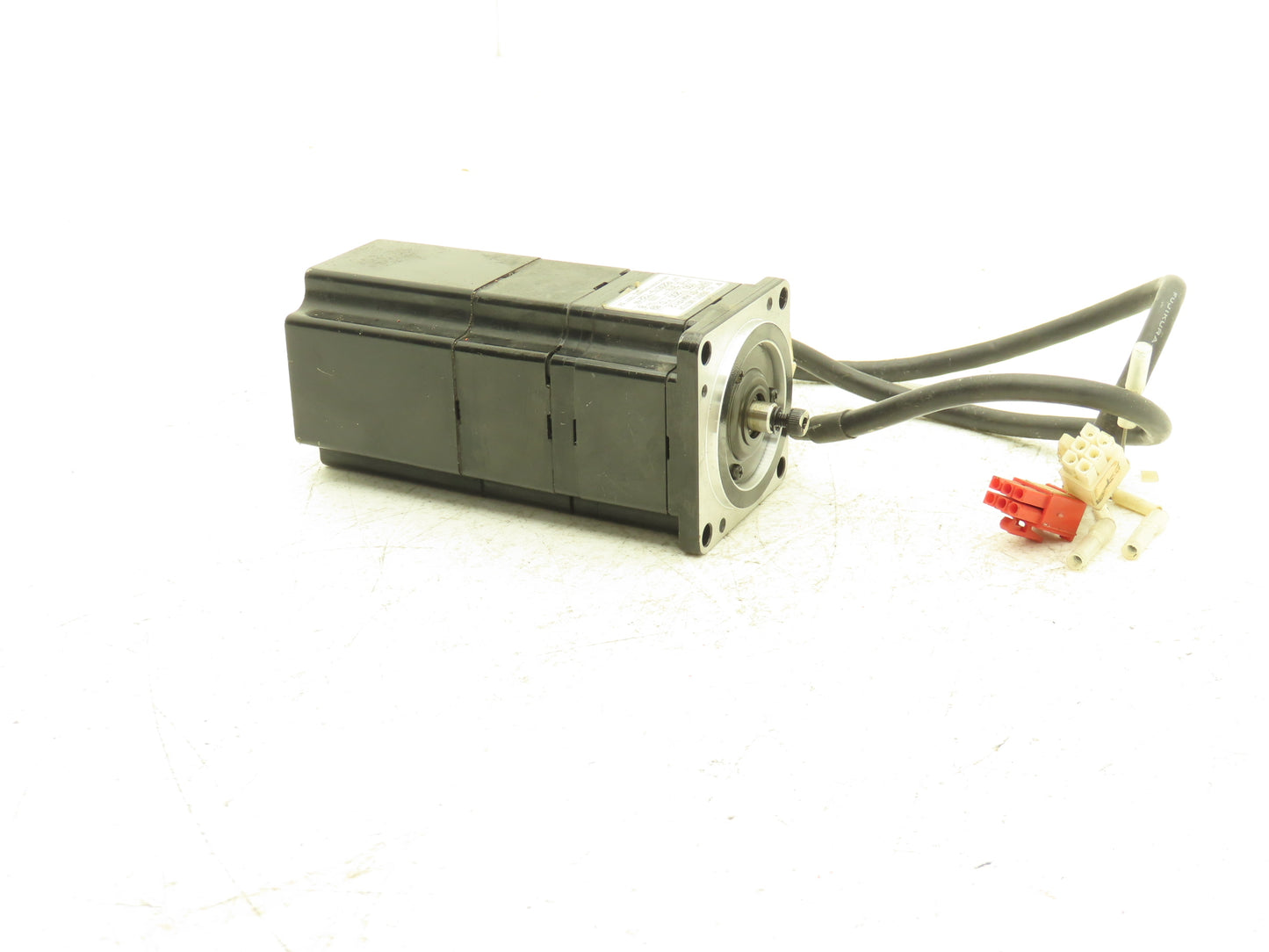 Yaskawa Electric Corp SGMP-01AWYR12 AC Servo Brake Motor 100W 3000rpm 200V