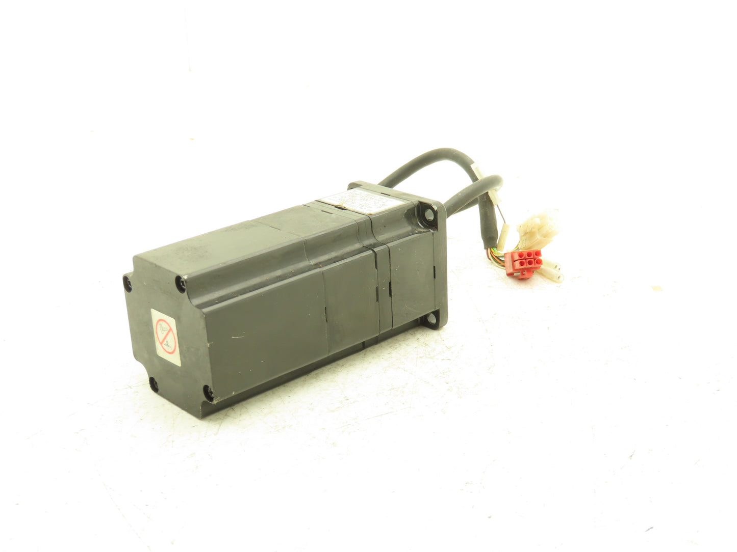 Yaskawa Electric Corp SGMP-01AWYR12 AC Servo Brake Motor 100W 3000rpm 200V