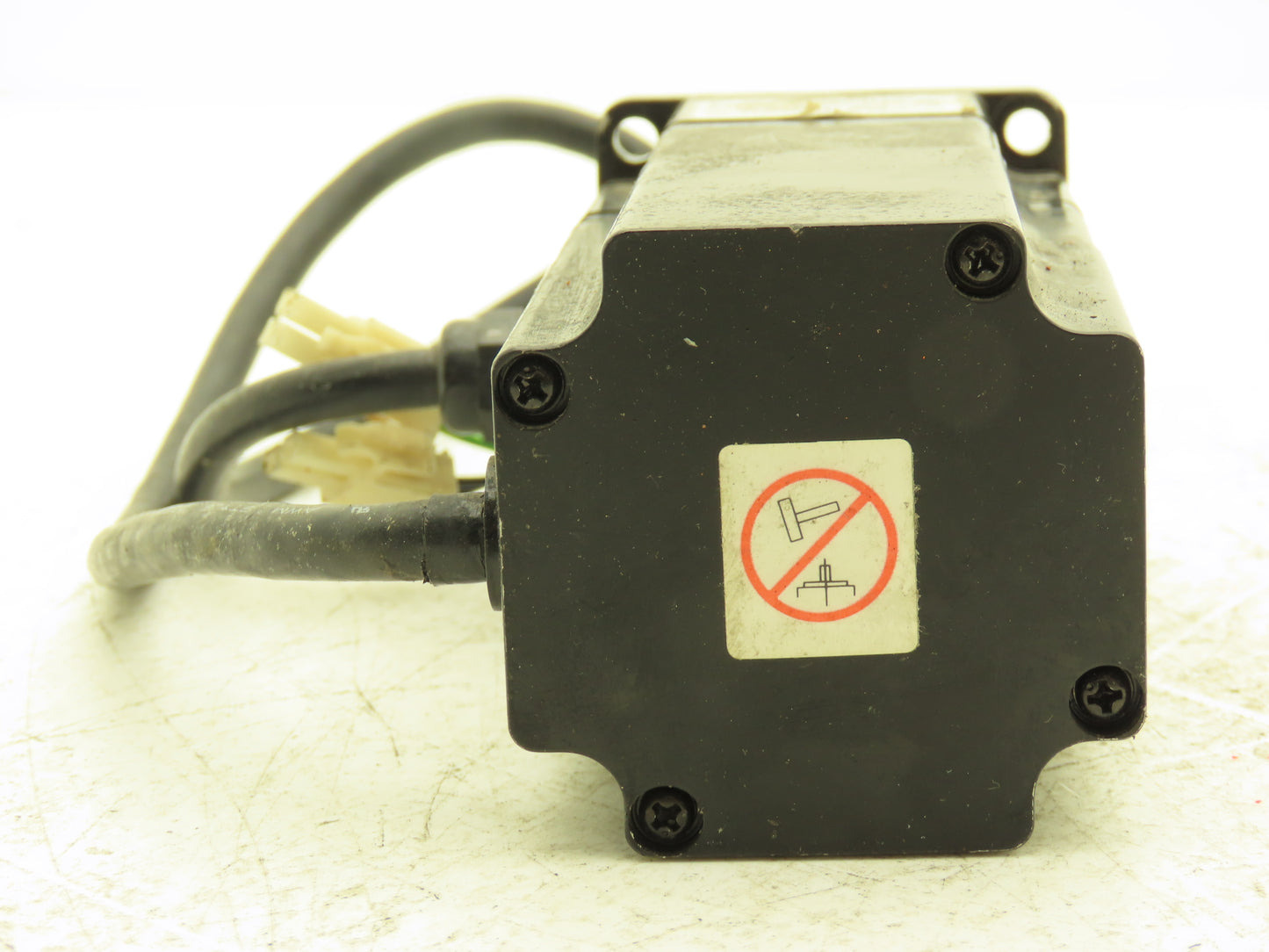Yaskawa Electric Corp SGMP-01AWYR12 AC Servo Brake Motor 100W 3000rpm 200V