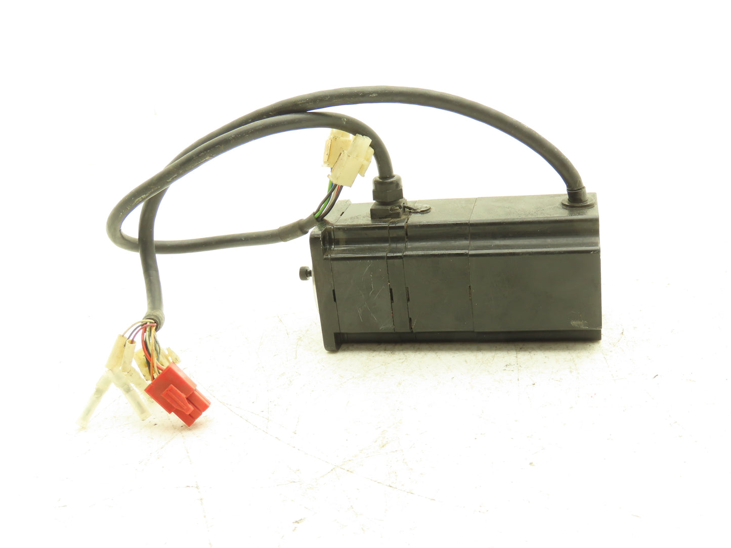 Yaskawa Electric Corp SGMP-01AWYR12 AC Servo Brake Motor 100W 3000rpm 200V