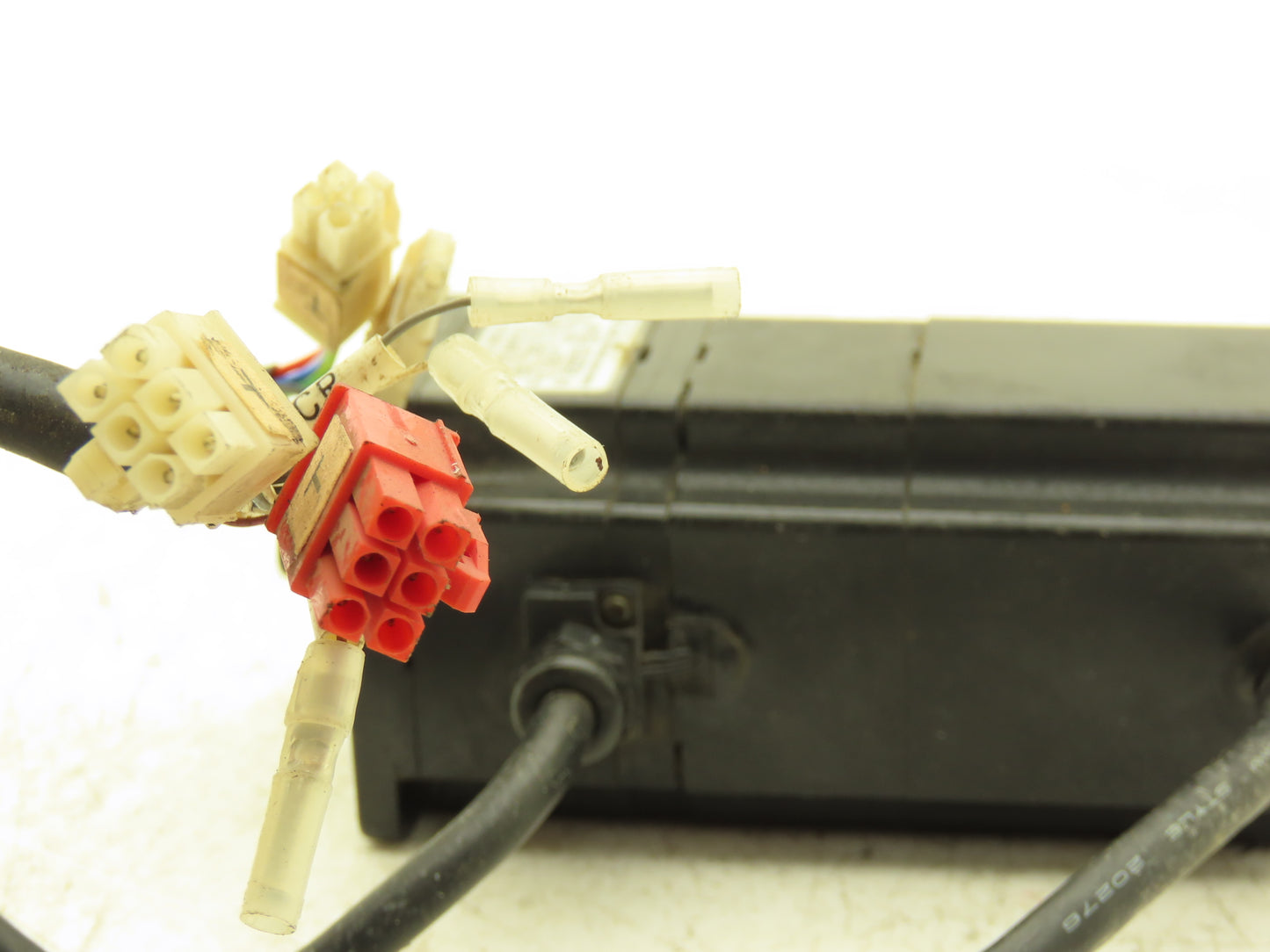 Yaskawa Electric Corp SGMP-01AWYR12 AC Servo Brake Motor 100W 3000rpm 200V