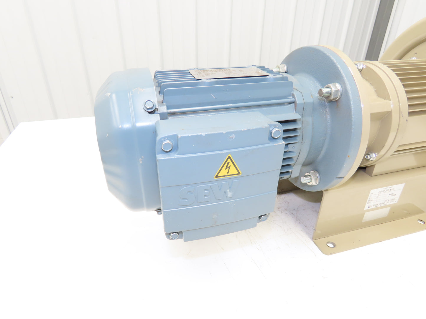 Showa Denki U75-H2-D00-M112 Centrifugal Blower Fan 332 CFM .75kw 230V 3PH 75mm