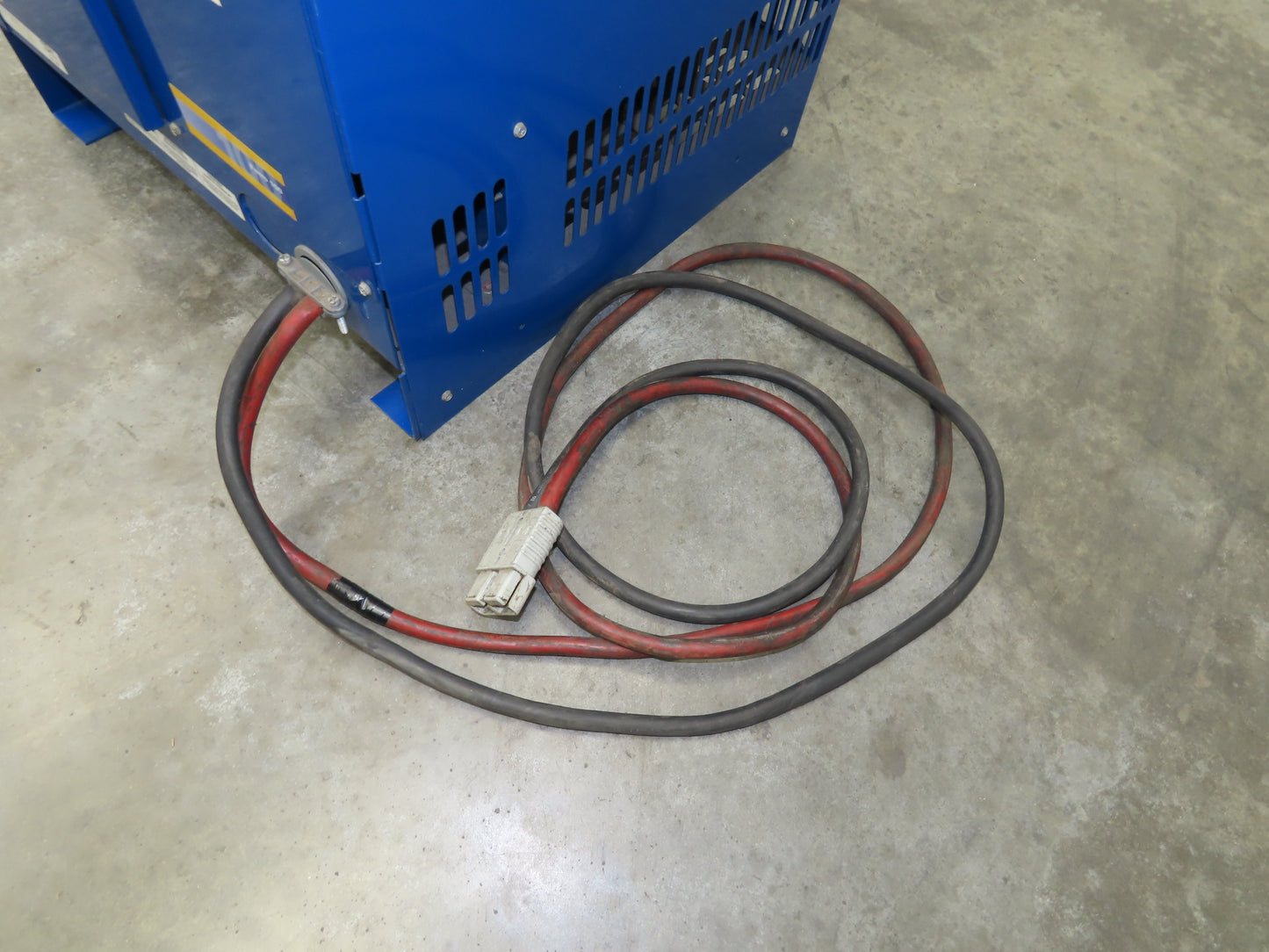 Crown Battery Powerhouse Forklift Charger 24V 510AH 97A 230/460v 3pH