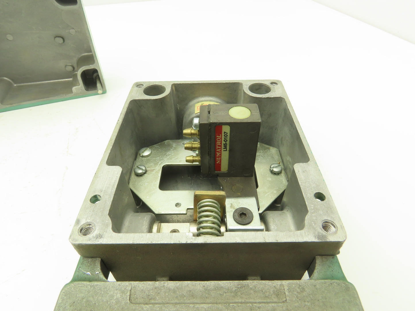 Numatics Numatrol NS666 Pneumatic Foot Pedal Floor Switch Spring Return LM5-0107