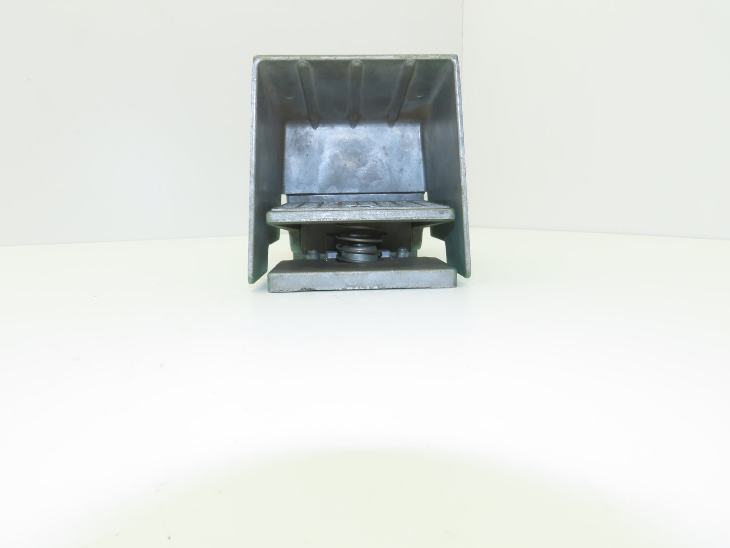 Numatics Numatrol NS666 Pneumatic Foot Pedal Floor Switch Spring Return LM5-0107