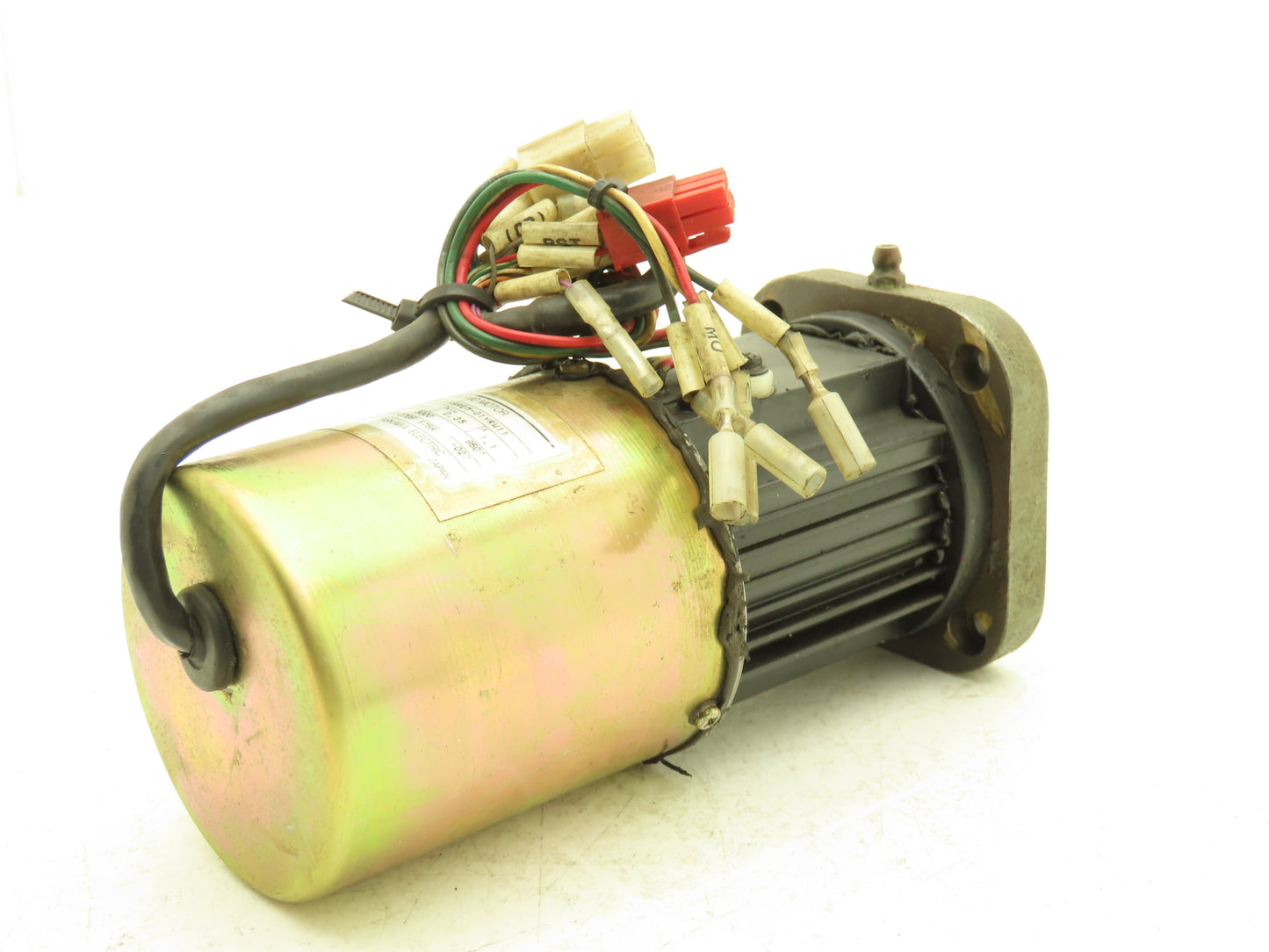 Yaskawa USAREM-01YRW11 AC Servo Motor 3000rpm 110W 1.1A 0.35Nm