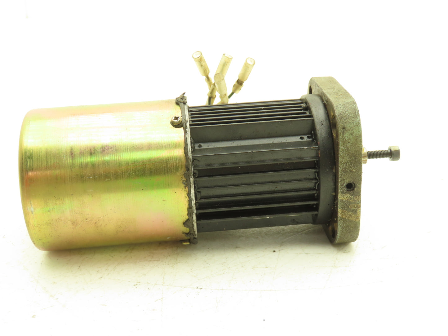 Yaskawa USAREM-01YRW11 AC Servo Motor 3000rpm 110W 1.1A 0.35Nm