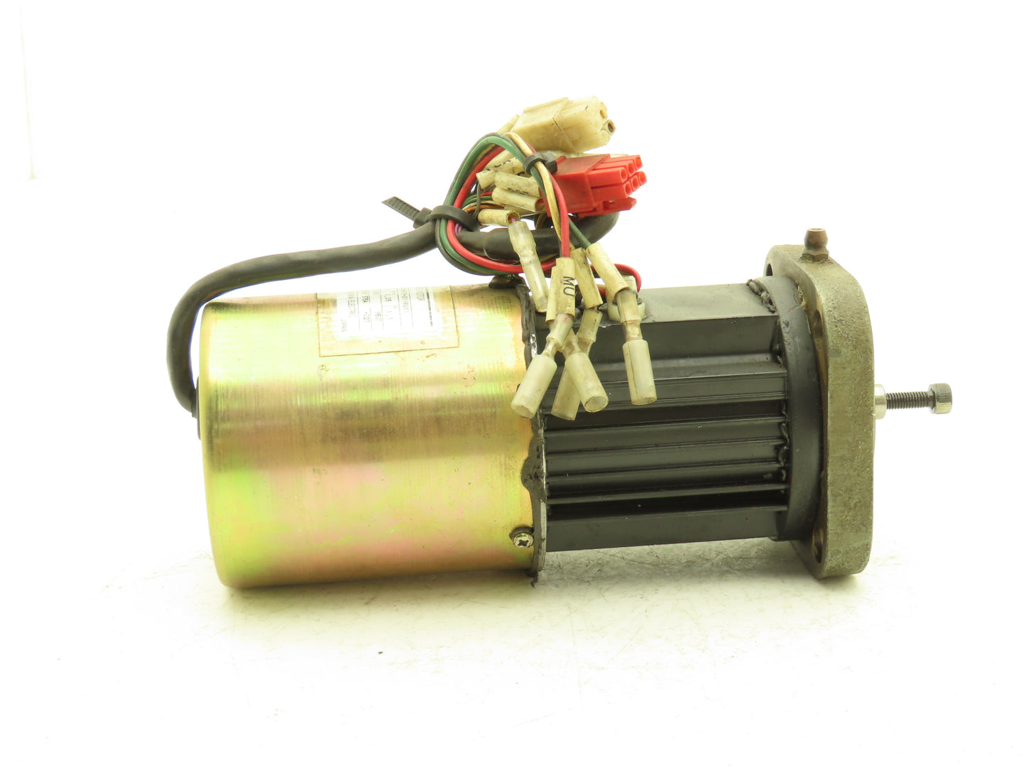 Yaskawa USAREM-01YRW11 AC Servo Motor 3000rpm 110W 1.1A 0.35Nm