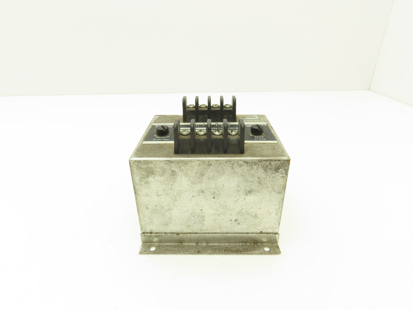 Wilmar Electronics Overvoltage Relay 240VAC 50-400Hz 240-300V Range 0.5-20 Sec