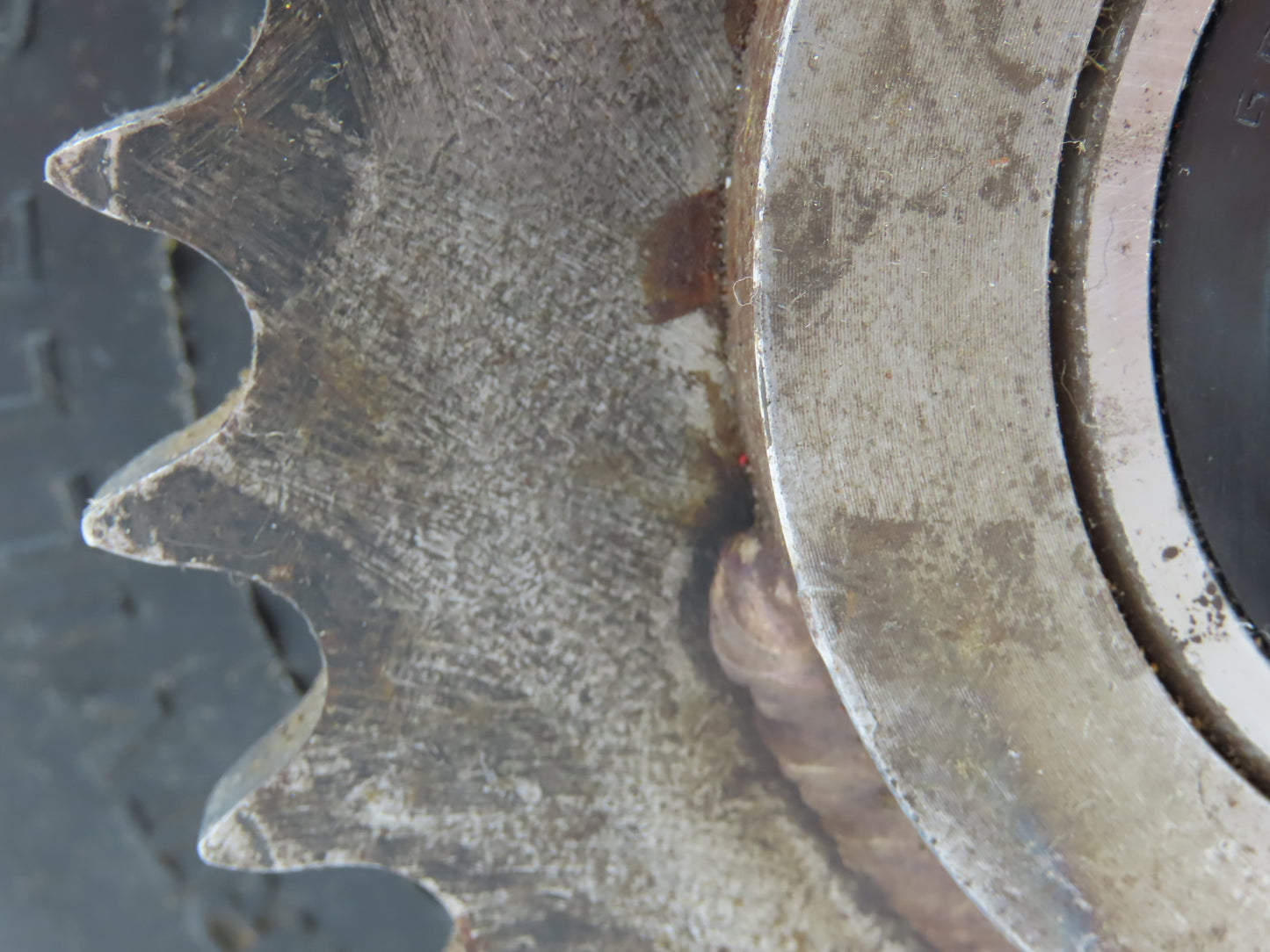 NA Solid Rubber Tire Lift 8-1/2"x 4"x4" Drive Sprocket #50-28T Bearing 1-1/8"