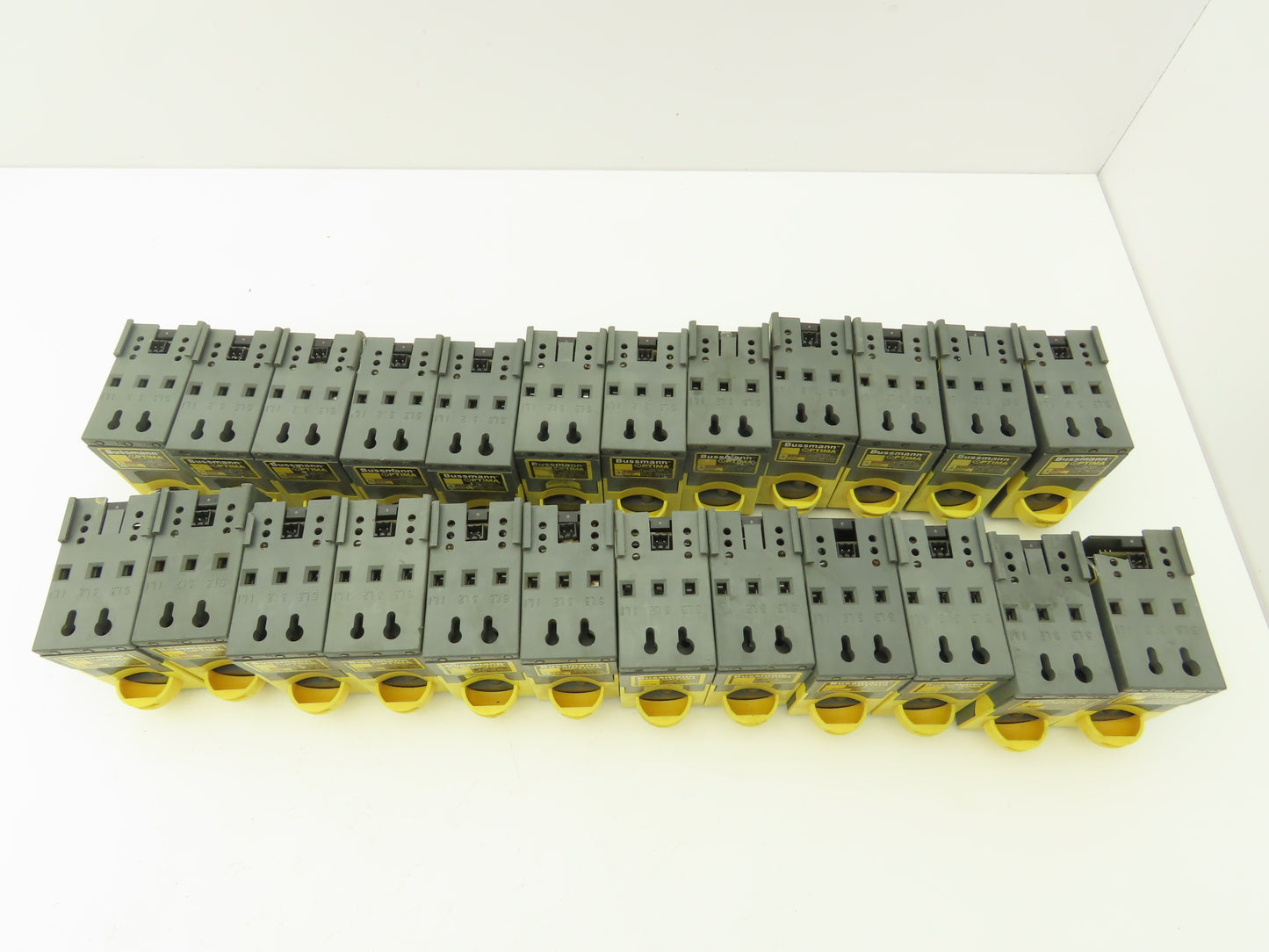 Bussman OPM-1038RC Optima Fuse Holder 30A 600V for Buss Class CC Fuse Lot of 24