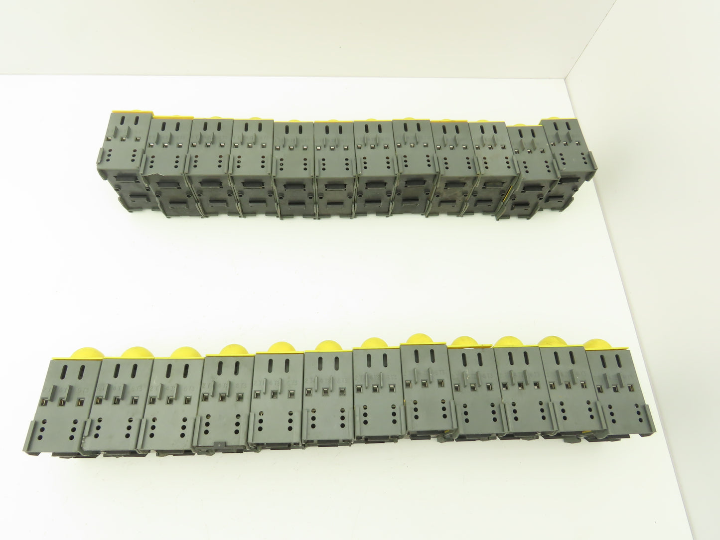 Bussman OPM-1038RC Optima Fuse Holder 30A 600V for Buss Class CC Fuse Lot of 24