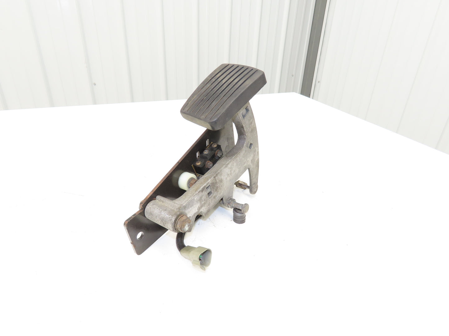 Hyster E60Z-33 Forklift Throttle Accelerator Pedal & Potentiometer