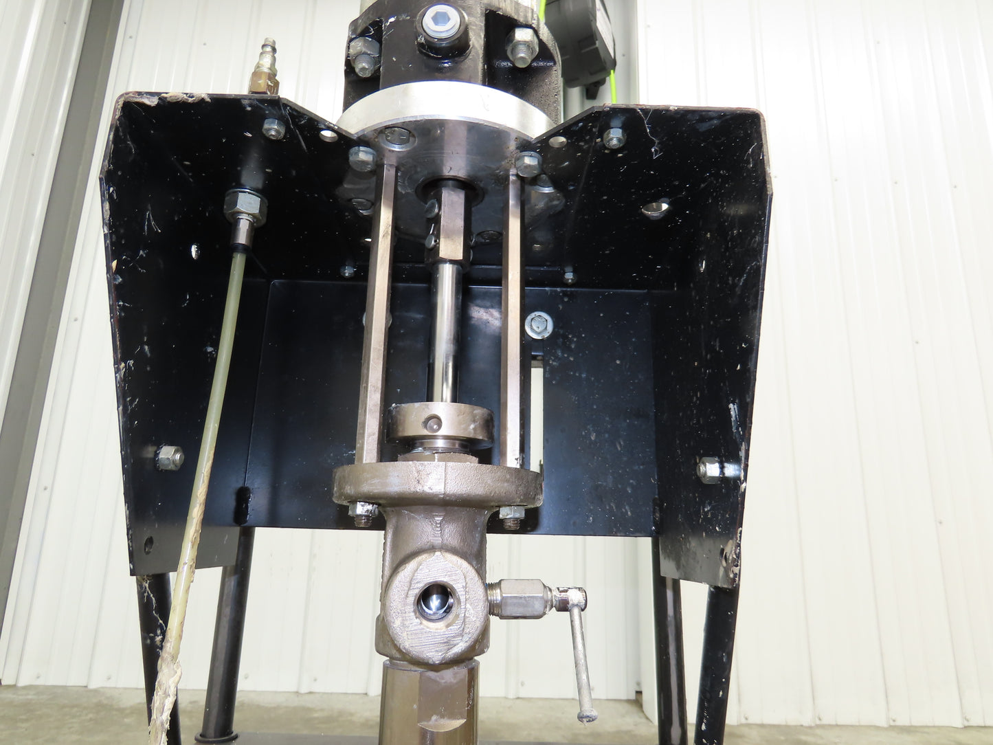 ARO 67120-P43 Pneumatic Extrusion Pump 6549 PSI 5 Gal Pail Lifter Unloader Cart