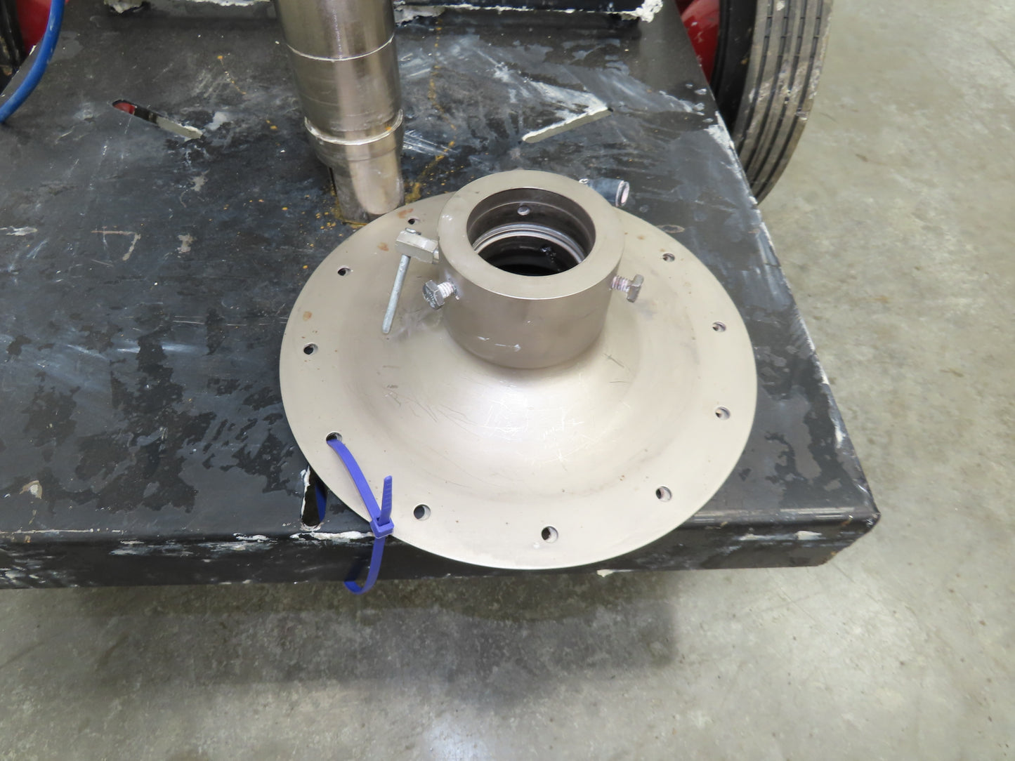 ARO 67120-P43 Pneumatic Extrusion Pump 6549 PSI 5 Gal Pail Lifter Unloader Cart