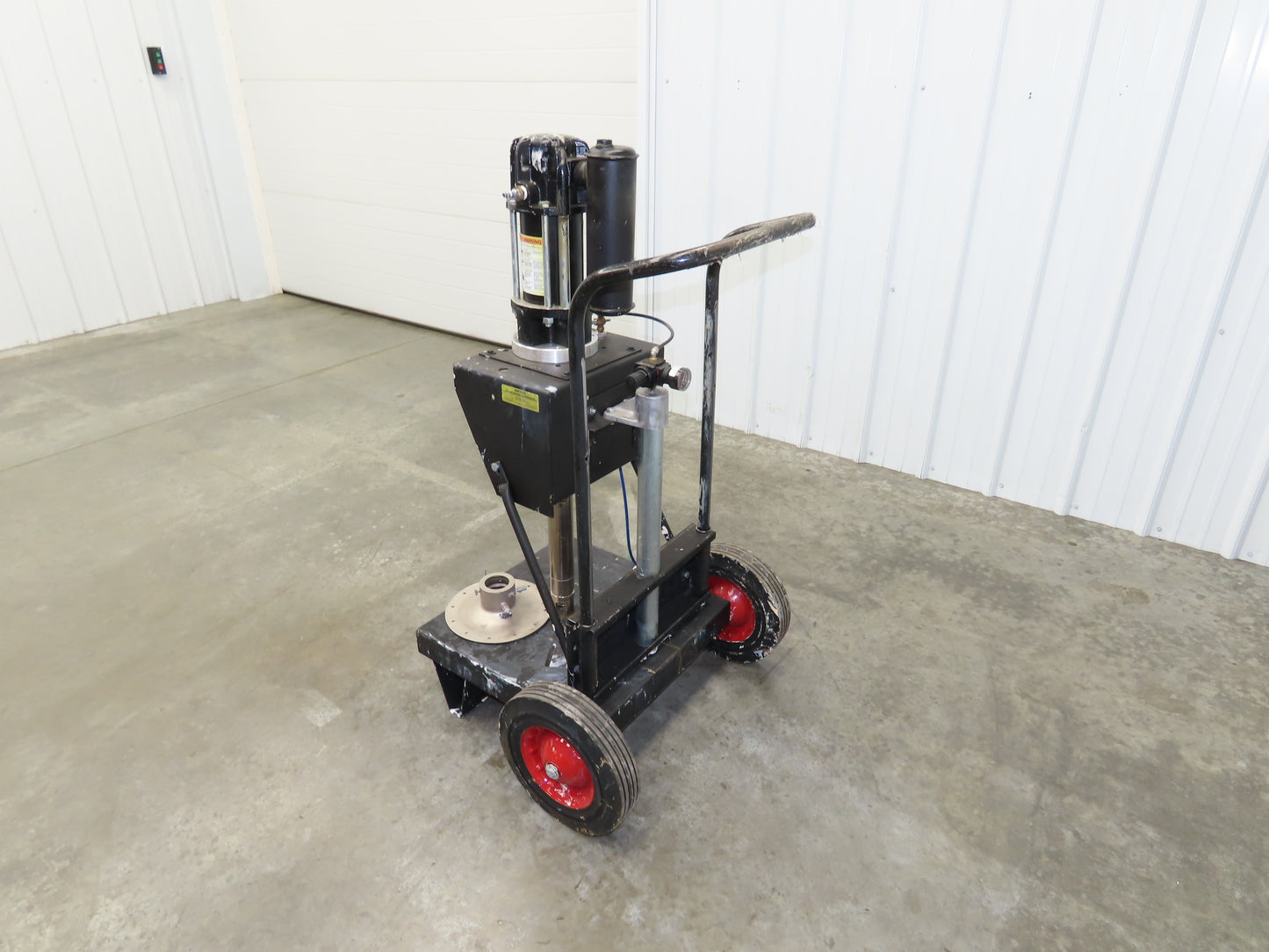 ARO 67120-P43 Pneumatic Extrusion Pump 6549 PSI 5 Gal Pail Lifter Unloader Cart