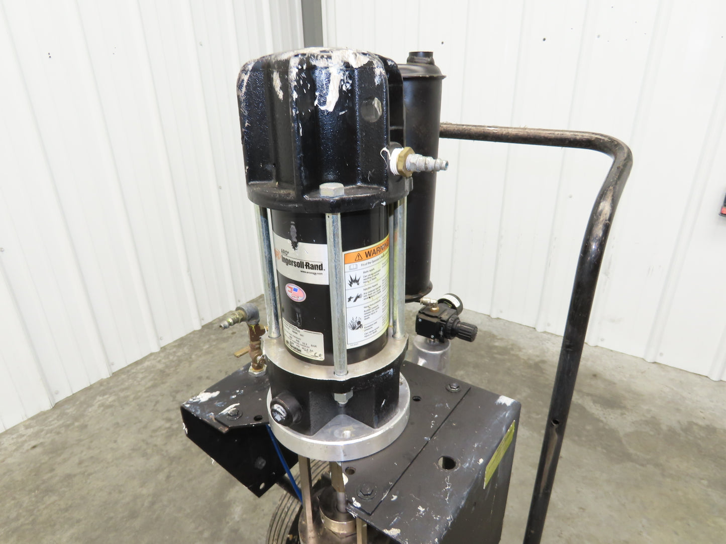 ARO 67120-P43 Pneumatic Extrusion Pump 6549 PSI 5 Gal Pail Lifter Unloader Cart