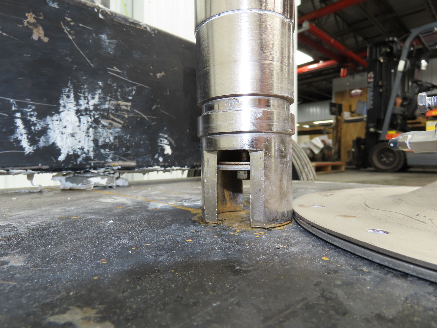 ARO 67120-P43 Pneumatic Extrusion Pump 6549 PSI 5 Gal Pail Lifter Unloader Cart